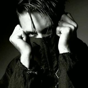 Meet your Posher, Devin